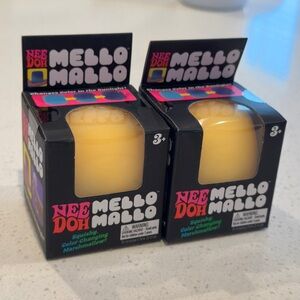 VIRAL NeeDoh Mello Mallo Color-Changing Squishy
Marshmallows | Yellow | NWT